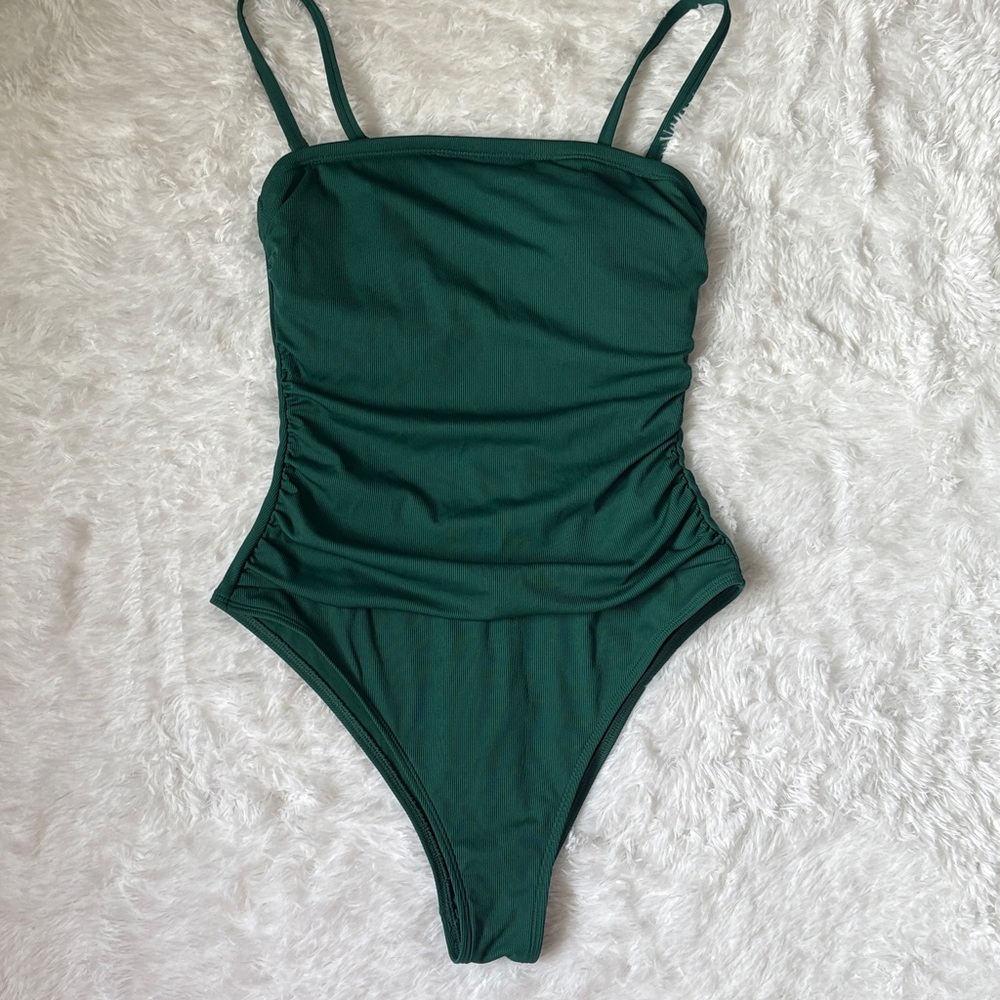 NWOT Shade & Shore Green Ribbed One Piece Ruched Swimsuit Size M 8-10